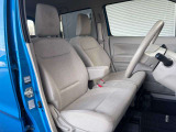 運転席シート廻りは使用感も少なく、とても良好な状態です♪さらに気持ちよくお乗り頂くために、徹底したルームクリーニングも実施しております!