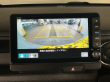 【バックカメラ】運転が苦手な方も車庫入れラクラクです!ギアをリバースに入れれば自動的に切り換わりますので、面倒な操作は不要です♪狭い駐車場もお車を傷つけず安心ですね!