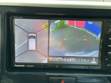 アラウンドビューモニターを装備!駐車の際にナビ画面に車を真上から捉えた映像が映ります。駐車の時とても便利です♪ナビのモニターに映るので大きく見やすいですね!
