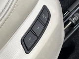 【メモリー機能付きパワーシート】ドライバーごとに設定したシート位置を記憶して、ボタン一つで切り替えできる便利な機能!運転する方が複数名いらっしゃるご家庭におすすめです♪