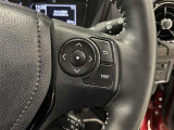【ステアリングスイッチ】運転中に視線を前に向けたまま操作できます。