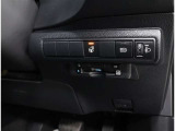ハンドルヒータースイッチ*ハンドルの左右のグリップ部を暖めることができます。