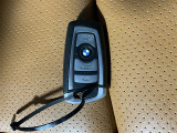【スマートキー(エンジンスタートストップスイッチ)】スマートキー(電子キー)を持っていれば、スイッチを押すだけでエンジンをかけることができます!