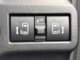 【 両側パワースライドドア 】運転席から後席スライドドアを開け閉めできます!//