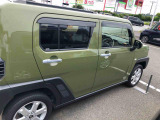 車両右側面からの写真になり。車をご覧になりたい時はお気軽に最寄りの店舗へご相談下さい。