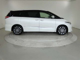 両側パワースライドドア付きだから、狭い駐車スペースなどでの 乗り降りラクラク!小さなお子さまのいるご家庭には嬉しい装備。