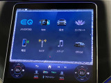 新しくなったセンターコンソールはスマートフォンを操作するような感覚でナビから車両の設定までが可能です。