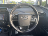【純正革巻きステアリング】上質な革を使用することで、手にしっかり馴染みとても運転しやすいハンドルです♪