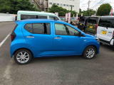 車両右側面からの写真になり。車をご覧になりたい時はお気軽に最寄りの店舗へご相談下さい。