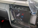 オートエアコンで温度を設定するだけで快適な車内環境を維持することができます!