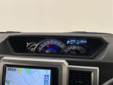 センターメーターは視点移動が少なく、長時間の運転でも疲れにくいそうです!大きくて見やすいアナログスピードメーター!