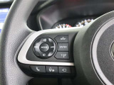 ステアリングスイッチ付き。前方から目を離すことなく操作することが可能です。