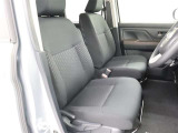 運転席のシートの高さ調節が可能です