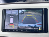 【パノラマモニター】専用のカメラにより、上から見下ろしたような視点で360度クルマの周囲を確認することができます☆死角部分も確認しやすく、狭い場所での切り返しや駐車もスムーズに行えます。