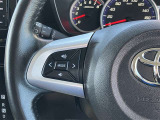 ステアリングスイッチ付きで運転中、前方から目線をそらすことなく、オーディオ等の操作が可能です!