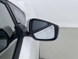 【ブラインドスポットモニター】巻き込み事故防止や、車線変更時の事故も予防します。