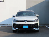LEDマトリクスヘッドライト「IQ.LIGHT」を装備。フロントカメラで対向車や先行車を検知してLEDを個別で自在に点灯消灯の制御をし、最適な配光を可能にしたヘッドライトシステムでございます。