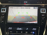 バックモニターで、後方を確認しながら安心して駐車することができます。運転初心者も熟練者も必須の機能ですよ!