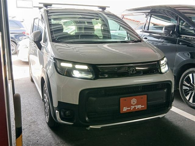 フリード 1.5 e:HEV クロスター 禁煙車 1オーナー 純正ギャザス9型ナビ