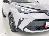 フォグランプ装着車です。暗い夜道の車両前方を明るく照らします