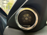 【MERIDIANサウンドシステム】精密なデジタル技術を用いて、車内で臨場感あふれるオーディオ体験を提供します。澄み渡った高音から迫力ある重低音まで鮮やかに再生します。