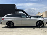 ご納車後も全国約200拠店のBMW正規ディーラーサービス工場にて保証対応いたします。お近くのBMW正規ディーラーをご案内の上、アフターメンテナンスをお受け頂けますので、安心してお乗りいただけます!!