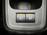 冬場に嬉しい運転席、助手席シートヒーター付きでポカポカ