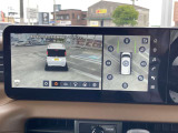 アラウンドビューモニターです☆車の前後左右にカメラがついており駐車時には上から車を見たような画面が見れますので、4方向の状況を確認することができる便利な機能です☆