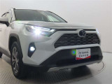 高輝度で点灯速度が速く、しかも消費電力の少ないLEDヘッドライトが装備されています!LEDの明るい光が走行中の視界の確保をサポートして、夜のドライブがより楽しく安全に運転できます♪