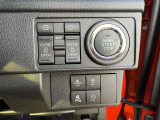 運転席の操作箇所です。操作のしやすさを重視したシンプルなデザインになっております♪