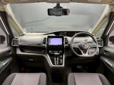 全方位で視界が広い、気持ちがよくて運転がしやすいインテリア