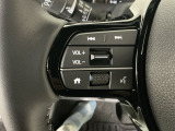 ステアリングリモコンは、運転中でも簡単に音量調整やチャンネル変更もできます!わき見運転防止にもつながるので安心です♪