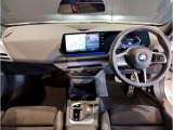 ☆センターパネルを運転席側に僅かに傾けたBMW独特のインパネ☆【駆け抜ける歓び】はここからもスタートしております☆