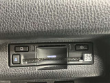高速道路で便利な【ETC2.0】を装備しています。光ビーコン搭載で渋滞情報などナビゲーションと連動することで機能も充実いたします。他、観光施設に立ち寄るための高速料金割引サービス等もございます。