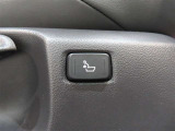 高いホールド性で運転姿勢が安定します。長距離ドライブでも疲れにくいのが魅力です。快適なドライビングライフをお送りください♪