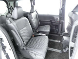 ゆとりある広々とした車内空間は、ドライブを始め買い物やレジャーなど、幅広く活躍します。一人でもみんなとでもお出かけを楽しみましょう!