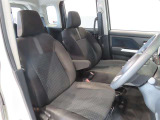 見通しのよいすっきりとした視界で、誰でも運転しやすいです。運転のしやすさは疲れにくさにも繋がりますよ♪