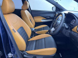ゆったりと座れる運転席シートですのでストレスなく運転が出来ますよ!