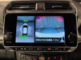 アラウンドビューモニターは真上から見下ろした様に車の周囲を表示することで、駐車時の安全性と利便性を高めます。