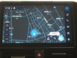 ディスプレイオーディオ(コネクティッドナビ対応)PLUS搭載。T-Connectご契約で2028年12月まで無償で利用できるナビ(期限到来後は有償)と、解約後も利用できる車載ナビが搭載されています。