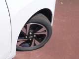 大口径165/55R15タイヤ+専用アルミホイールです。スタッドレスタイヤや各種オプションのご注文も承っております(^^)!