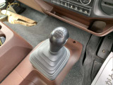 ★中古車なので、傷や凹みは多少はございます。小さな傷から大きな傷までさまざまです。大きな傷凹みは鈑金塗装修理後にお渡しを致しております。自社鈑金工場完備ですので、スピーディーな対応が可能です!