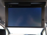 純正リヤモニター(V12T-R66C)を装備しております。