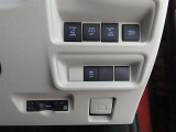 両側電動のスライドドアで楽々スムース!運転席からも開閉の操作もできます♪キーのスイッチひとつで自動開閉できる便利な機能もついてます♪