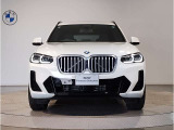 【キドニーグリル】BMWは約90年もの間、ほぼ全ての車両にひと目でBMWだと分かるこの特徴的なフロントグリルが備えられ、デザイン・アイコンとして親しまれてきました。