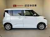 車両右側面からの写真になります。車をご覧になりたい時はお気軽に最寄りの店舗へご相談下さい。