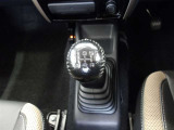 皆さんMT車運転してみませんか。このコメント入力しているOもMT車を去年買いました。操作はなんとかなります