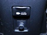 【アクセサリーコンセント(AC100V・1500W)】・・・AC100Vで最大消費電力1500W以下の電気製品を使用できます。災害時に電力が必要なとき給電ができます。