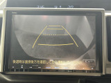 【バックモニター】後ろのカメラの映像をモニターに映し出すことができます!後方の見えない死角や、障害物との距離感をしっかり確認することができます!駐車が苦手な方におすすめです。