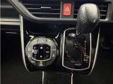左右独立温度コントロールフルオートエアコンです。運転席、助手席それぞれで独立して温度設定ができます。冷え性の方が乗っても安心ですね♪
